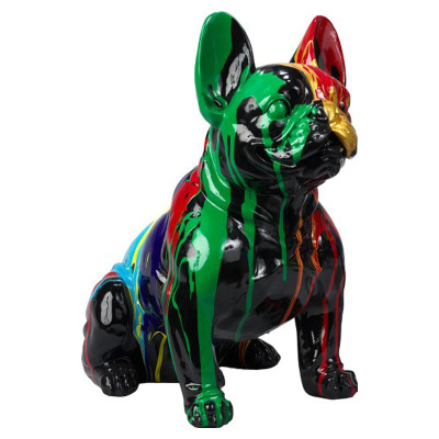 Sitzende Bulldogge mit Tic-Tac-Skulptur