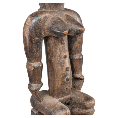 Sculpture Attye figure avec bouchons