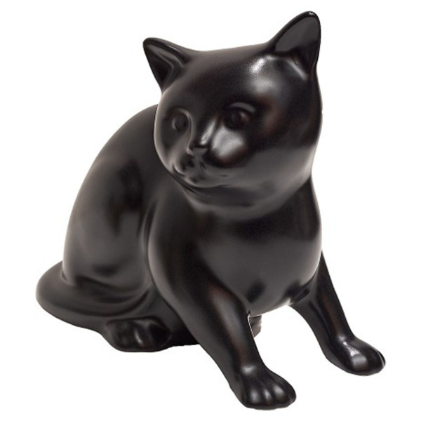 Скулптура на котка в положение на сфинкс