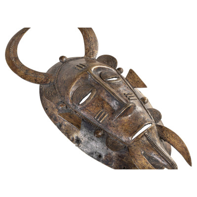Bronzová maska Kpeliyee