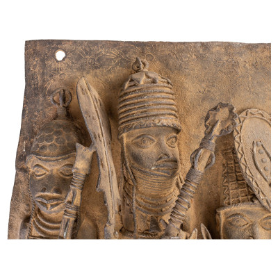 Skulptura na ploči Benin