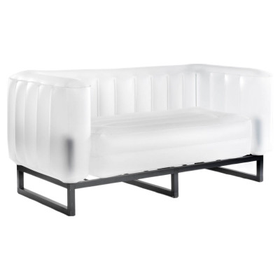 Yomi Eko sofa with aluminium frame