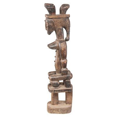 Skulptura figure Attye s čepi