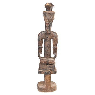 Skulptura figure Attye s čepi